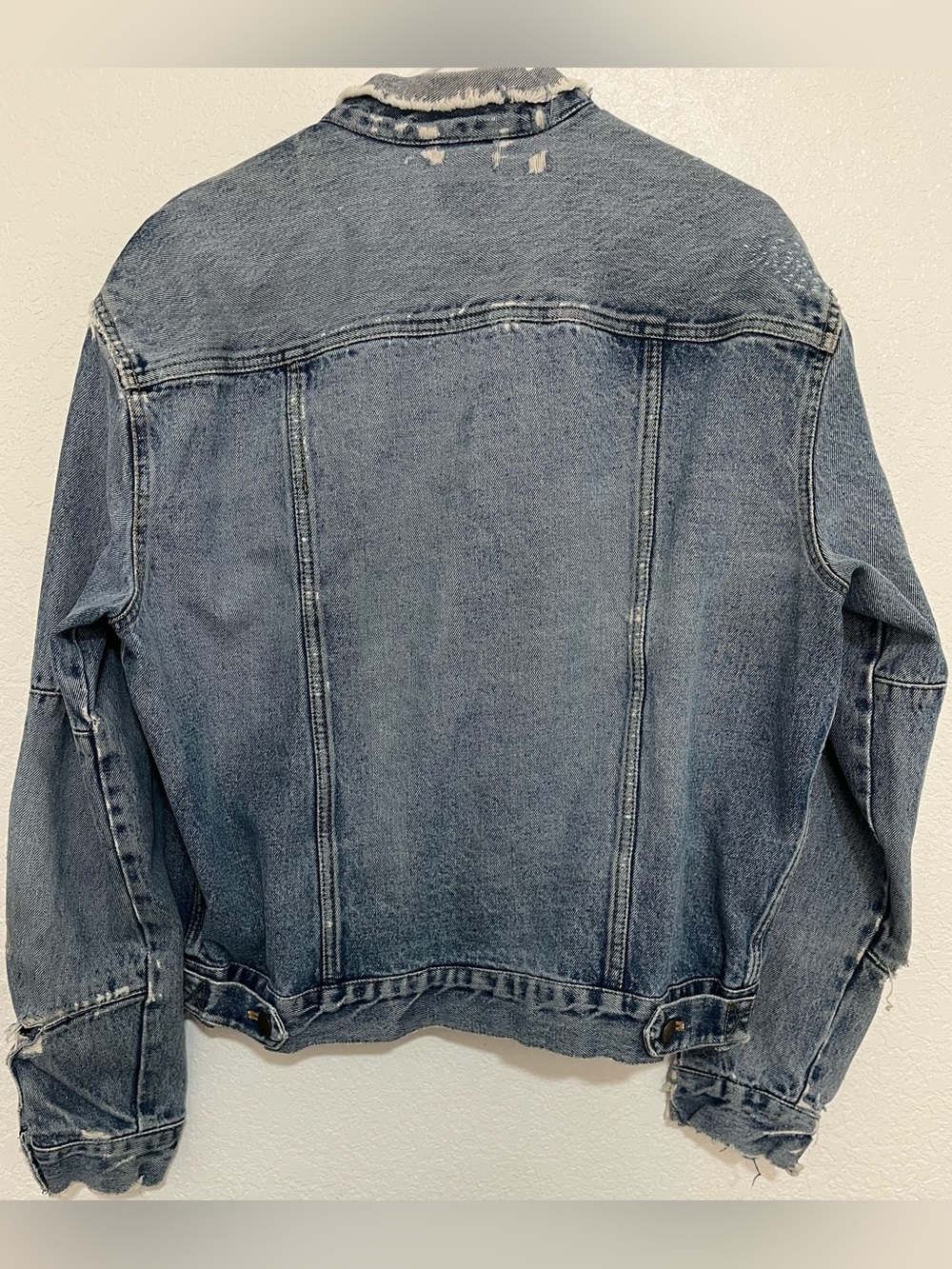 Calvin Klein XL Distressed Denim Jacket Light Wash Y2K Grunge Streetwear - Picture 6 of 9